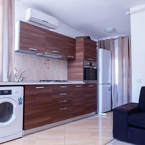  Апартаменты Garsoniere Dinu