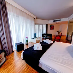 4* Otel Sarroglia